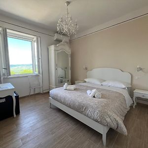 Camera con letto king size